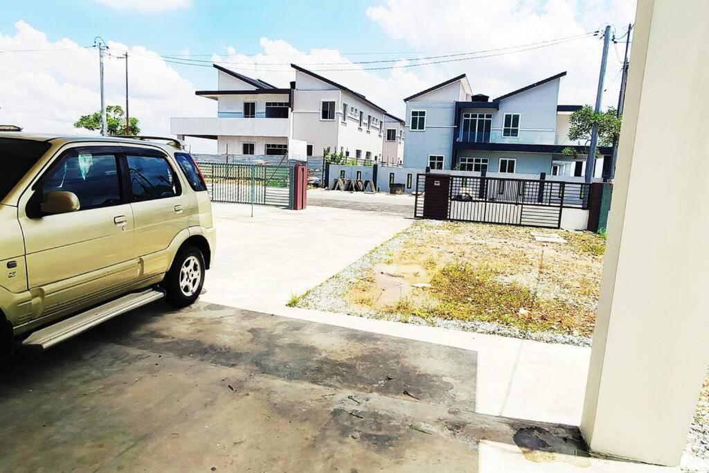 Ddiana Wifi 4 Airconds Rumah percutian Alor Setar